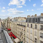 1Br Apartment By Eiffel Tower شقة *